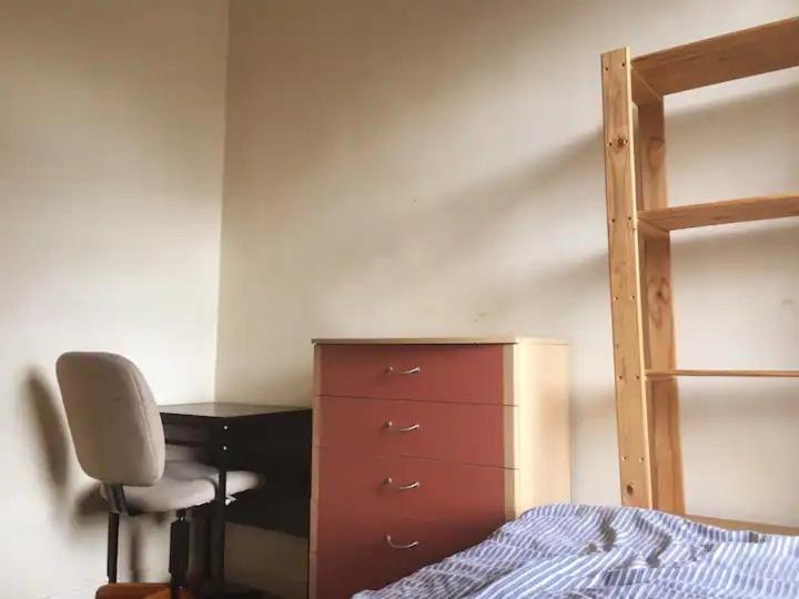 Single Room - Town & University Nearby, 24H Bus, Airport-Linked Manchester Exterior photo