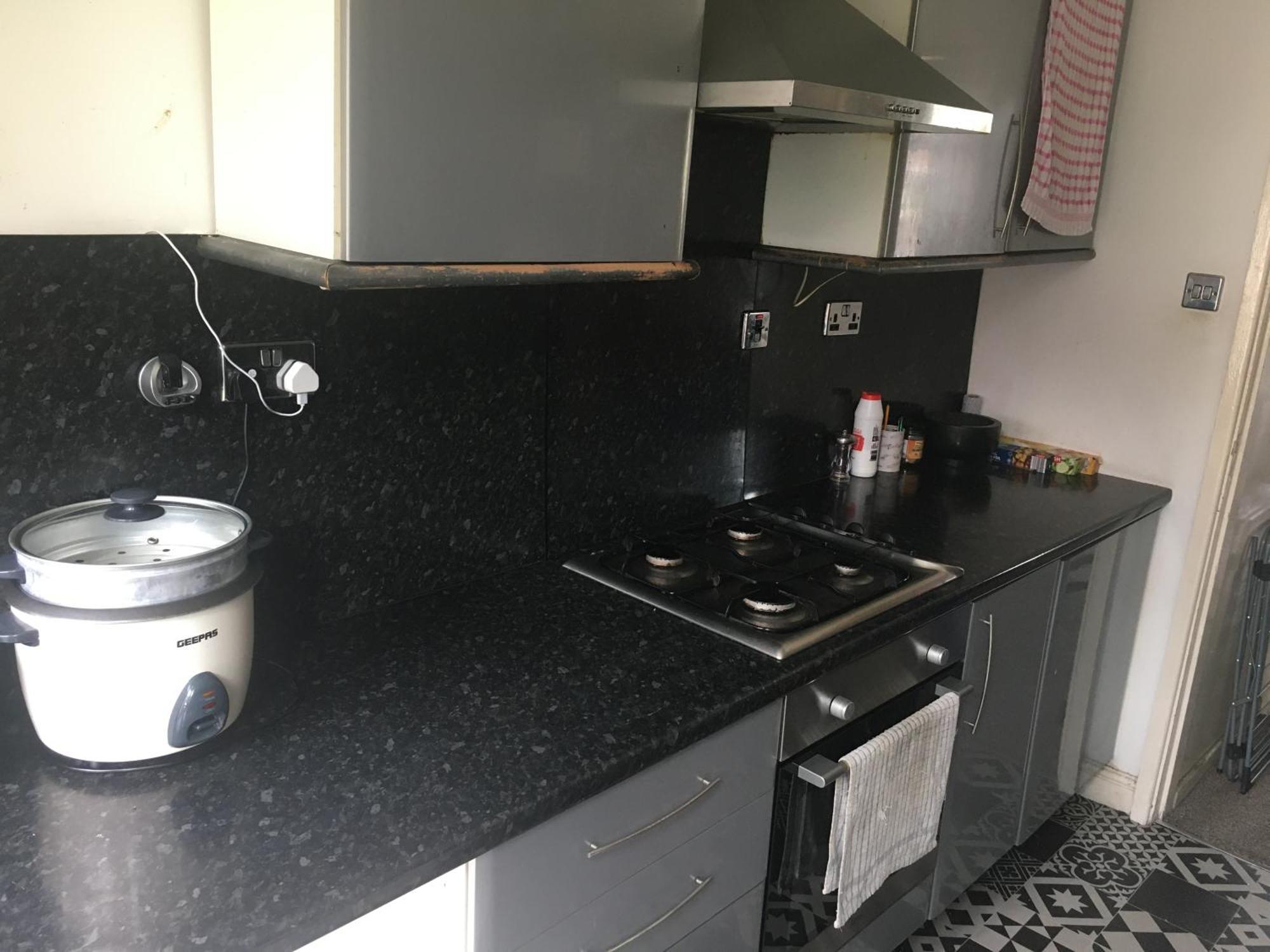 Single Room - Town & University Nearby, 24H Bus, Airport-Linked Manchester Exterior photo